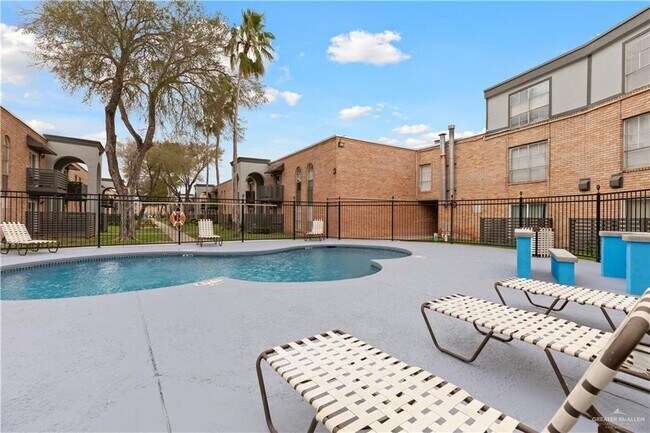 Primary Photo - 2425 Barnard Rd