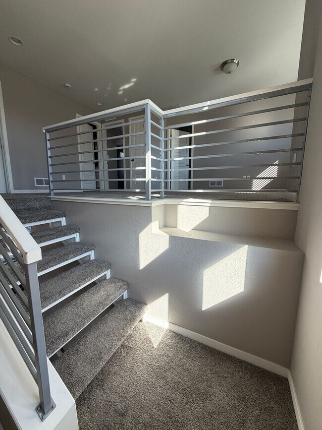 Building Photo - Beautiful Home in the Heart Of Castle Rock