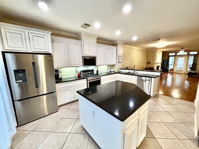 Building Photo - 1310 W Webster St