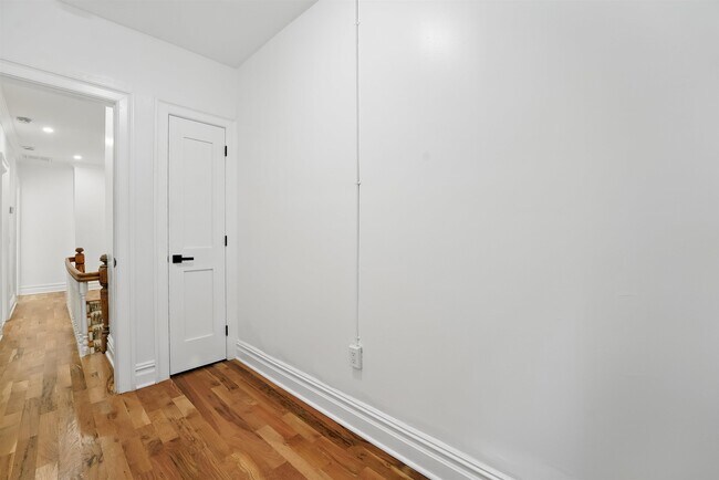Building Photo - 52 Brinkerhoff St