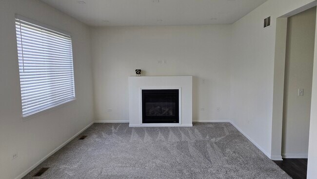 Building Photo - 1521 Saddle Ln