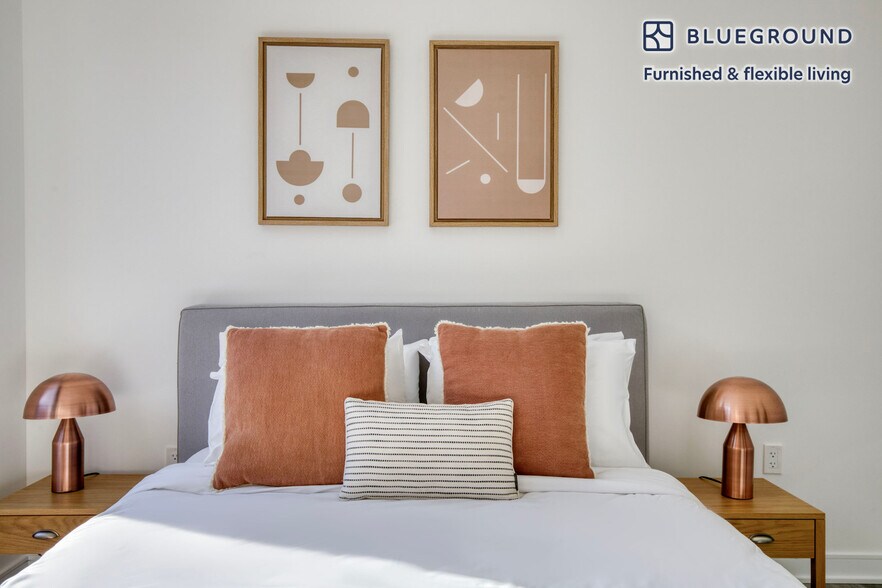 Building Photo - 949 1st St SE