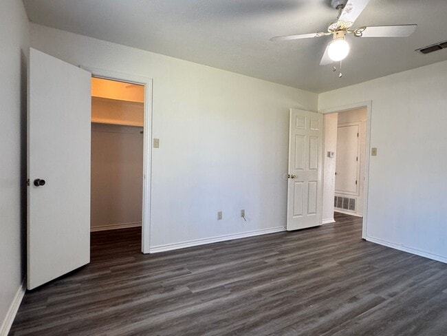 Building Photo - 3242 Stoneridge Dr