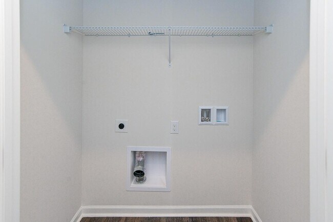 Building Photo - 103 Betty Garrett Dr