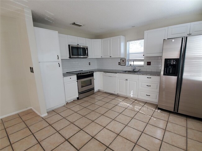 Building Photo - 1630 Redwood St