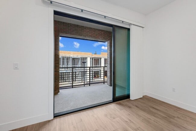 Building Photo - 302 Tea Tree Terrace