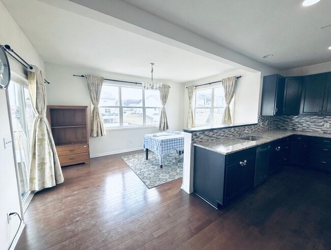 Building Photo - Beautiful 4 Bedroom Single Family Home in Prime Shakopee Neighborhood