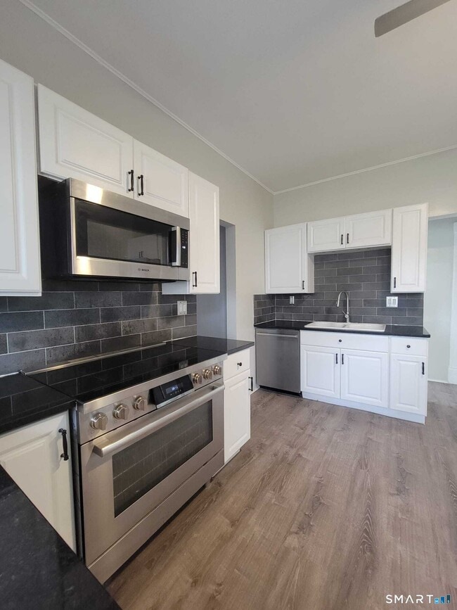 Building Photo - 126 Winthrop St