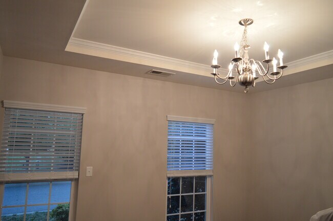 Building Photo - 15609 Troubadour Ln