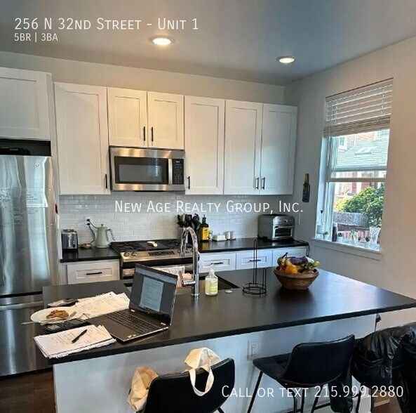 Building Photo - 256 N 32nd St