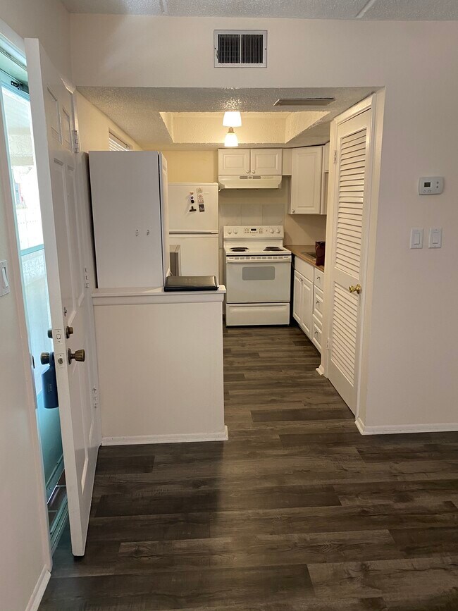 Building Photo - 11620 Park Blvd