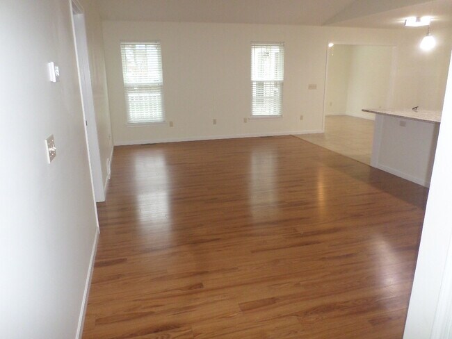 Great Room - 18 Klines Cv