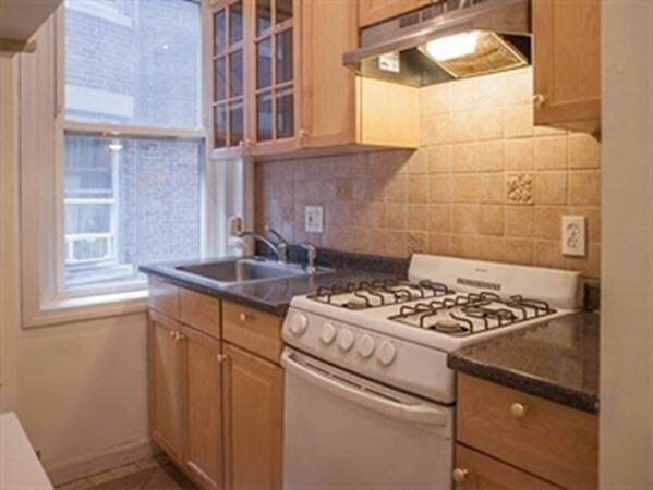 Building Photo - 5 Braemore Rd