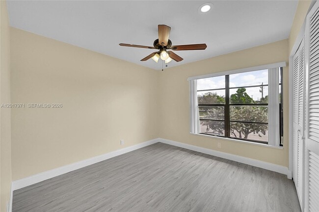 Building Photo - 2532 Coral Springs Dr
