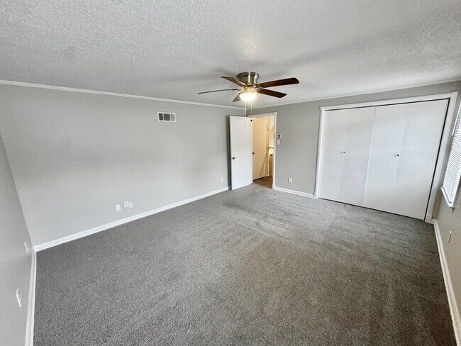 Building Photo - 2664 Richwood St