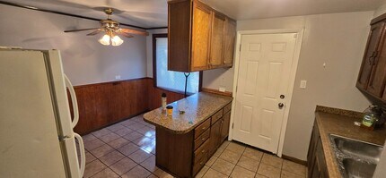 Building Photo - Charming 3-Bedroom Home with Basement in J...