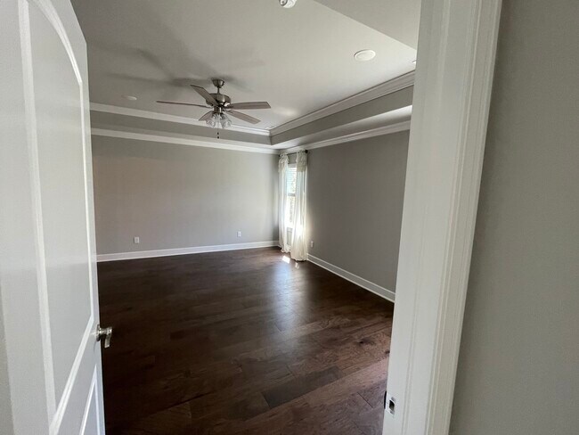Building Photo - 219 Kinross Dr