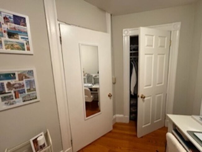 Building Photo - Don't Miss out on this giant 3 bed in the North End