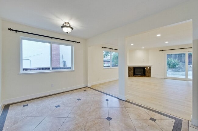 Building Photo - Beautifully Updated 3 Bed 2 Bath Home in Prime Milpitas Location!