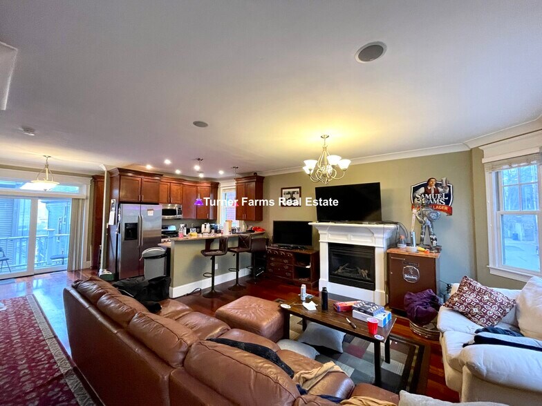 Building Photo - 15 Eldora St