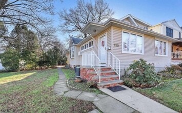 Building Photo - 260 Garden Pl