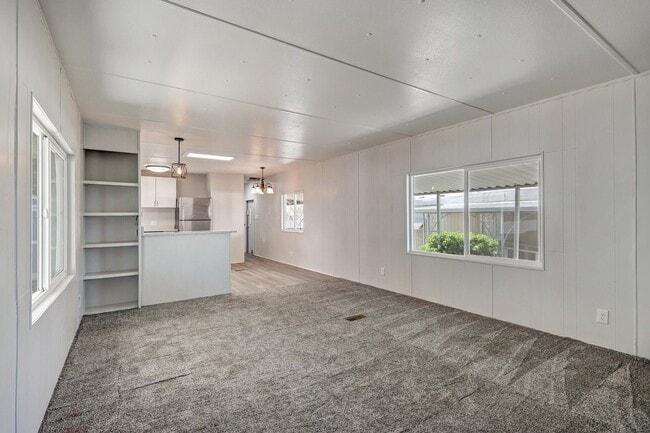 Building Photo - 7112 Pan American Fwy NE