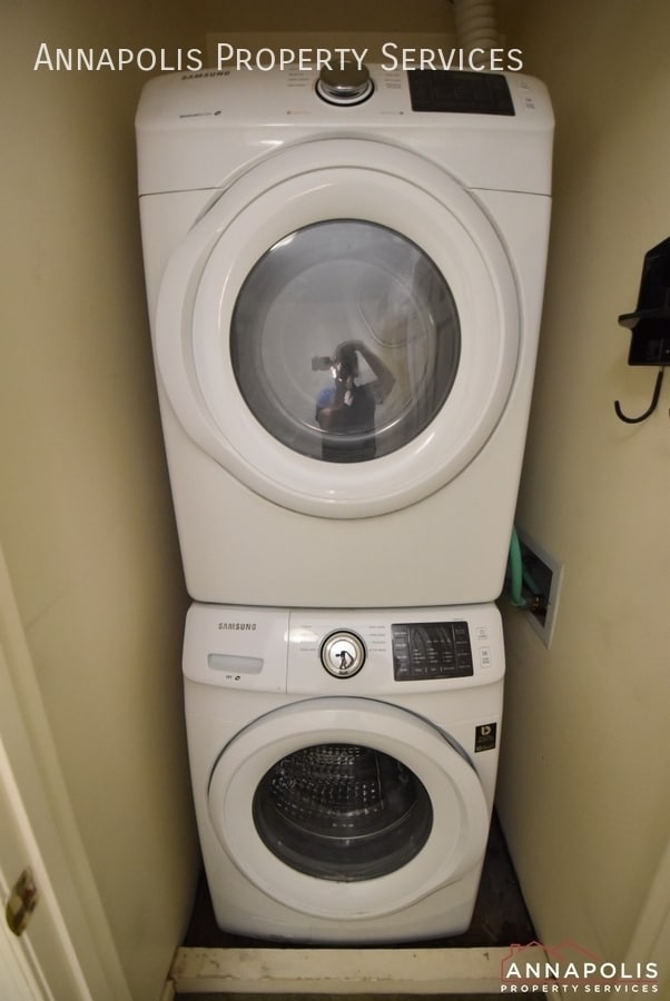 Building Photo - 21 Edgewood Green Ct