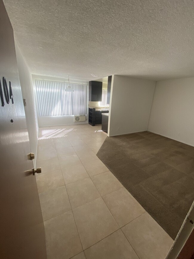 Building Photo - 815 S Crenshaw Blvd