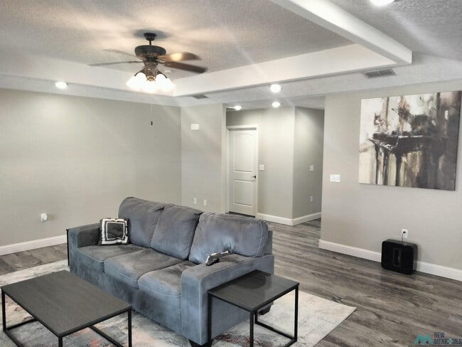 Building Photo - 2115 Roadrunner Dr