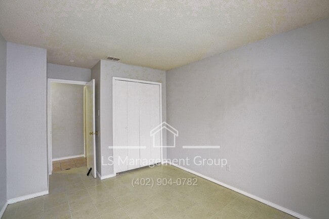 Building Photo - 7517 Oak Chase