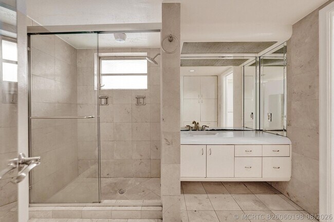 Building Photo - 4721 Sarazen Dr
