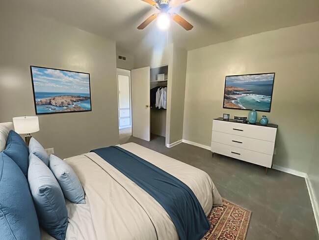 Building Photo - Carriage Hill