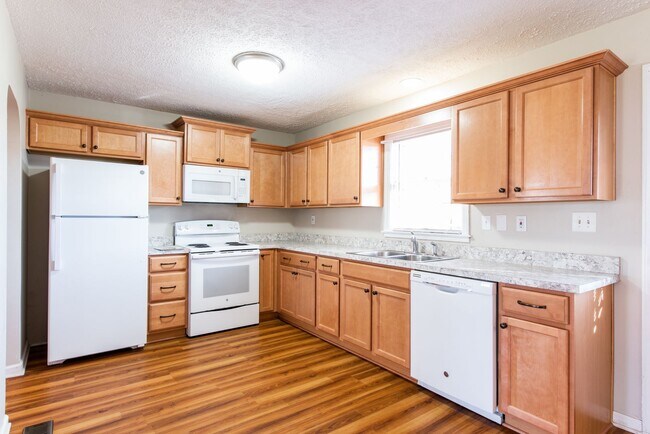 Building Photo - Fall in Love with this home!!!