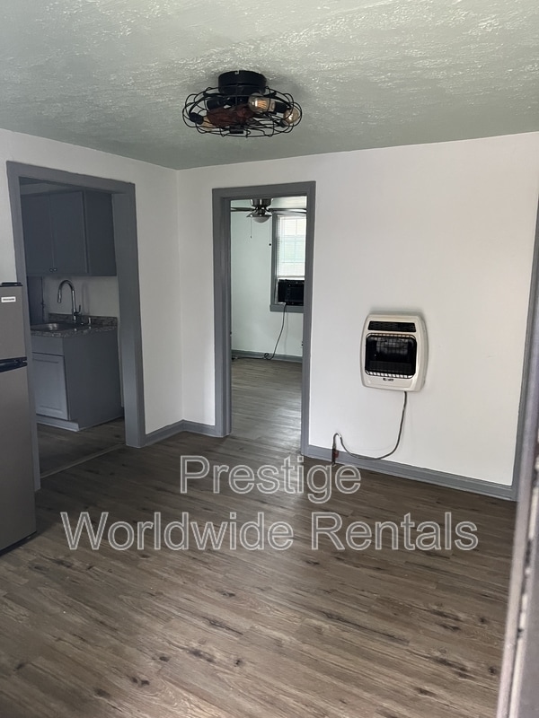 Building Photo - 495 Mellon St