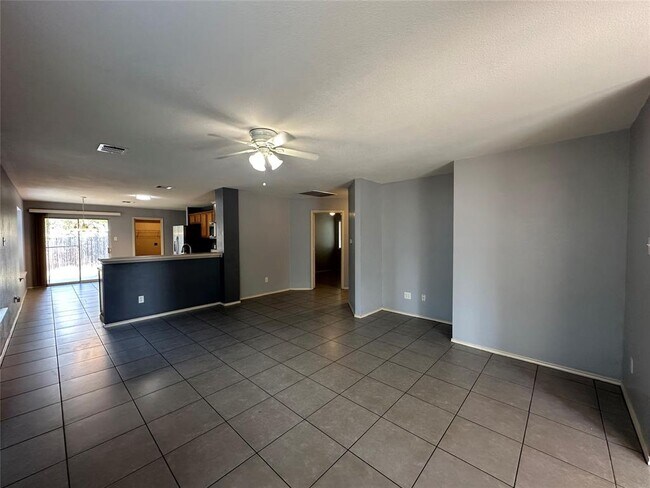 Building Photo - 908 Sally Lunn Way