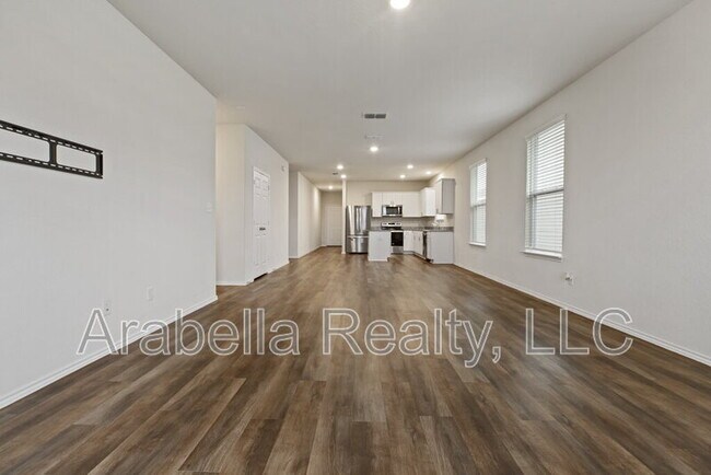 Building Photo - 440 Lynwood Gold