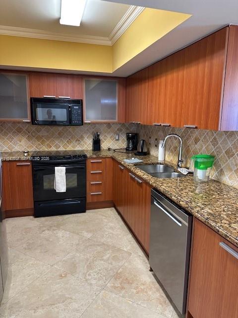 Building Photo - 16699 Collins Ave