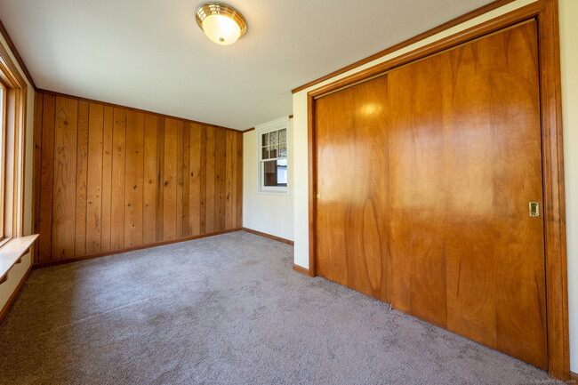 Building Photo - 10 Woodland Ter 1
