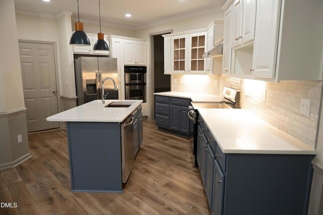 Building Photo - 6001 Brown Swiss Way