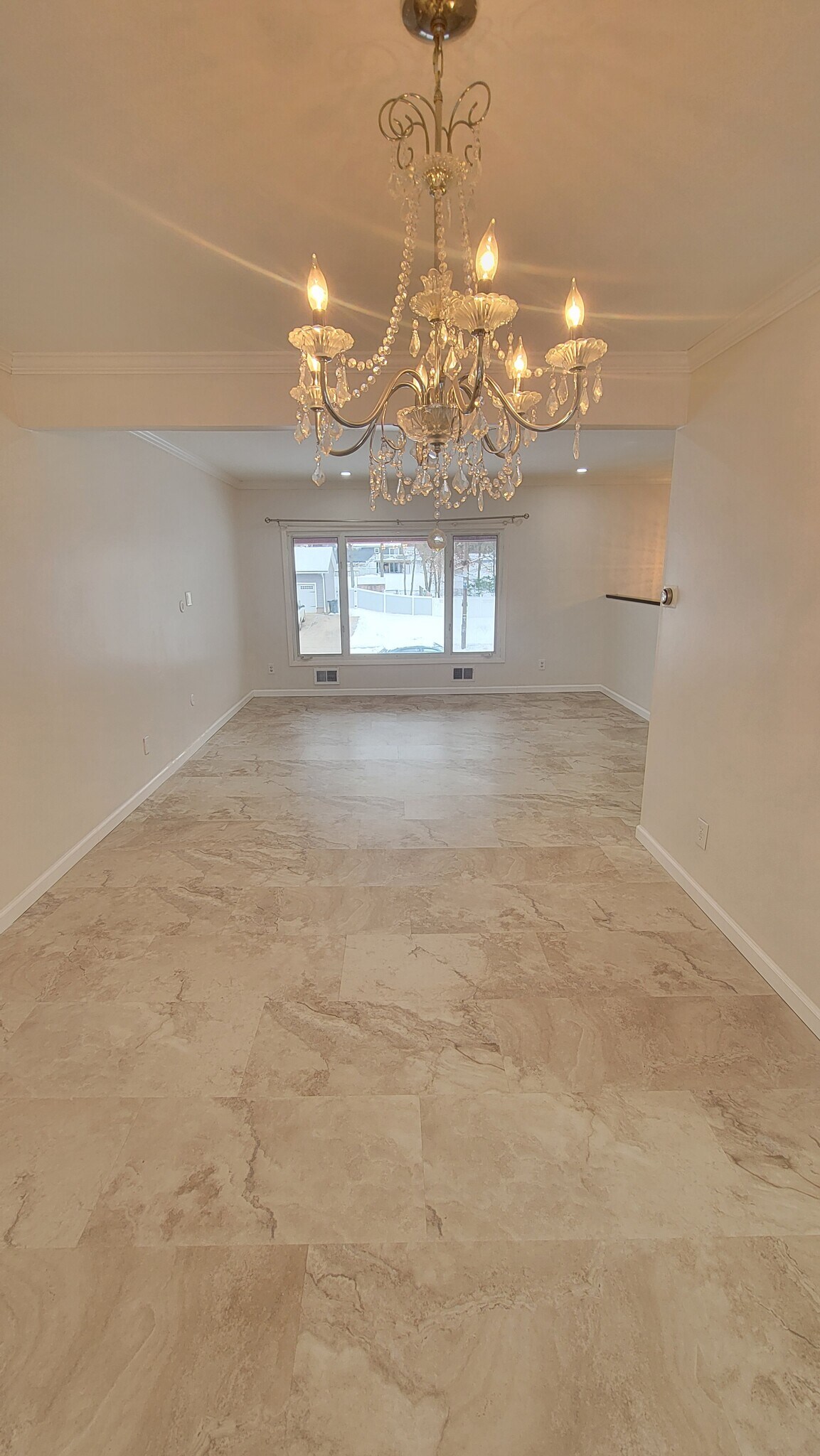 Building Photo - 15 Windsor Rd