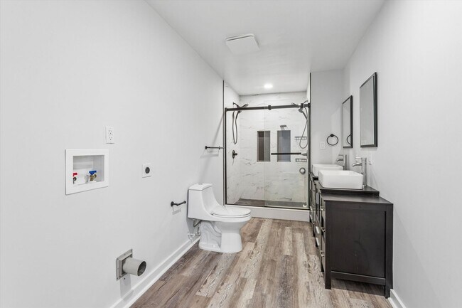 Building Photo - 635 26th St