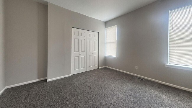 Building Photo - 3329 Ridge Ave