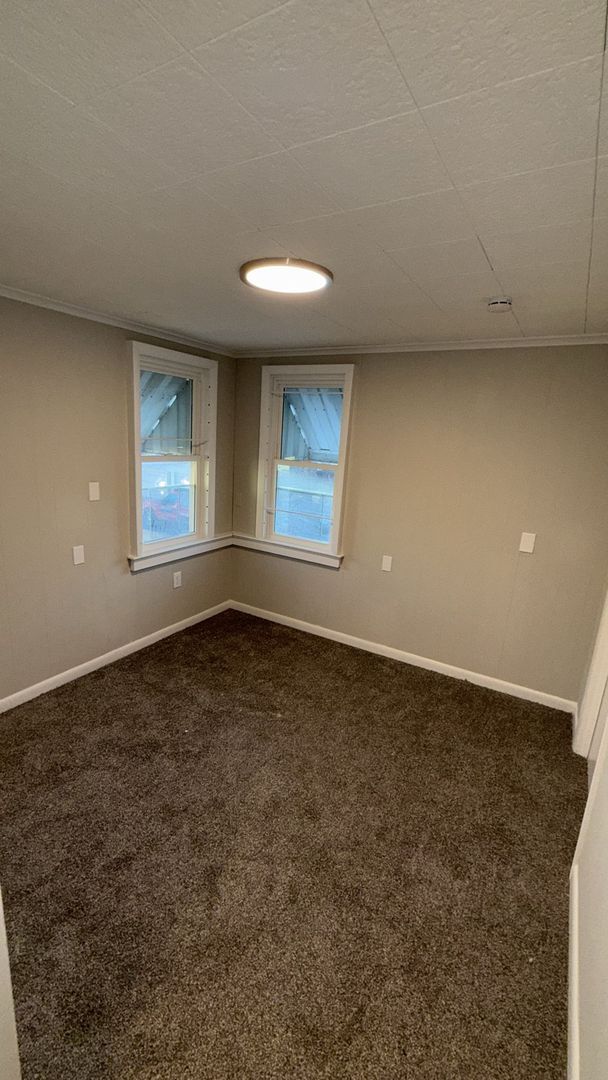 Building Photo - Fresh 3 Bedroom House in West End Easton w...