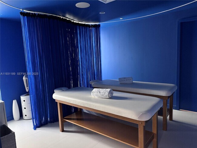 Building Photo - 3951 S Ocean Dr