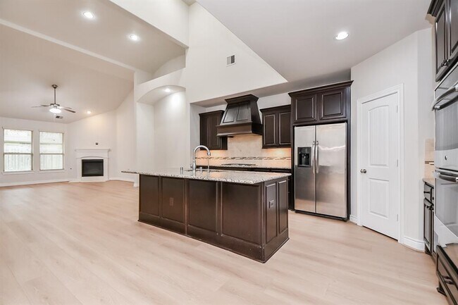 Building Photo - 24210 Madrid Hill Ln