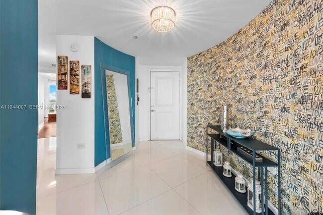 Building Photo - 480 NE 30th St