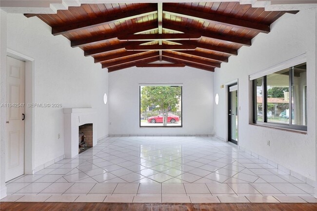 Building Photo - 3050 SW 21st St