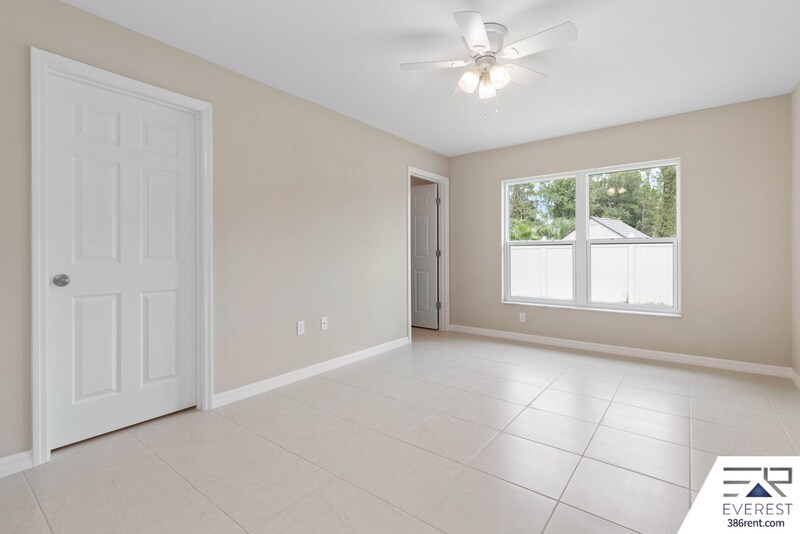 Building Photo - 16 Squanto Pl