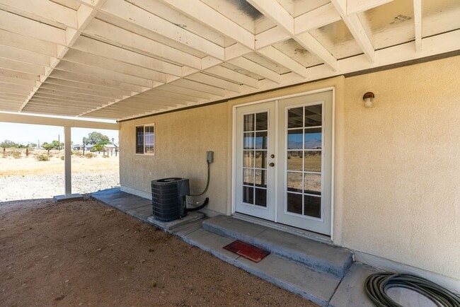 Building Photo - Short Term Furnished Rental!