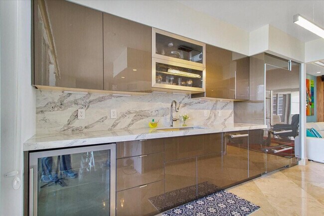 Building Photo - 3100 N Ocean Blvd